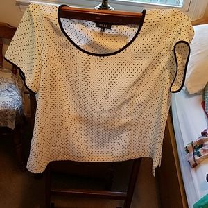Blouse dots